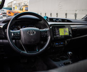 Toyota Hilux DC 2.8 I D-4D Invincible 1. majiteľ v záruke, nelakované, ochrana podvozku