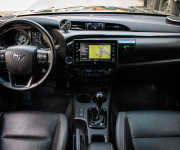 Toyota Hilux DC 2.8 I D-4D Invincible 1. majiteľ v záruke, nelakované, ochrana podvozku