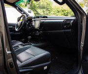 Toyota Hilux DC 2.8 I D-4D Invincible 1. majiteľ v záruke, nelakované, ochrana podvozku