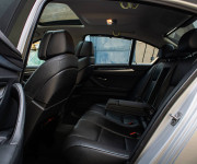 BMW Rad 5 530d xDrive Comfortné sedadlá, Soft-close, Šíber, Adaptívny tempomat, pekný stav
