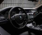 BMW Rad 5 530d xDrive Comfortné sedadlá, Soft-close, Šíber, Adaptívny tempomat, pekný stav