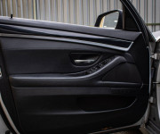 BMW Rad 5 530d xDrive Comfortné sedadlá, Soft-close, Šíber, Adaptívny tempomat, pekný stav