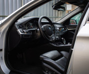 BMW Rad 5 530d xDrive Comfortné sedadlá, Soft-close, Šíber, Adaptívny tempomat, pekný stav