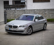 BMW Rad 5 530d xDrive Comfortné sedadlá, Soft-close, Šíber, Adaptívny tempomat, pekný stav