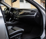 BMW Rad 5 530d xDrive Comfortné sedadlá, Soft-close, Šíber, Adaptívny tempomat, pekný stav