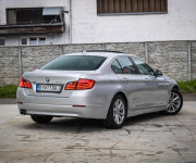 BMW Rad 5 530d xDrive Comfortné sedadlá, Soft-close, Šíber, Adaptívny tempomat, pekný stav