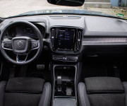 Volvo XC40 P8 Recharge R-Design, Pano, 360°kamera, Harman kardon, El. ťažné, DPH