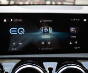 Mercedes-Benz A trieda 250 e AMG v záruke, MBUX, 1. Majiteľ, Slovenské, Garážované, DPH