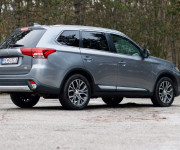 Mitsubishi Outlander 2,2 DI-D Instyle 7 miestna verzia