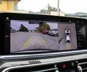 BMW X6 M50i soft close, first class packet, iconic glow, natáčanie zadnej nápravy