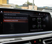 BMW X6 M50i soft close, first class packet, iconic glow, natáčanie zadnej nápravy