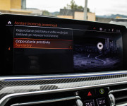 BMW X6 M50i soft close, first class packet, iconic glow, natáčanie zadnej nápravy