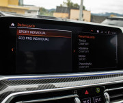 BMW X6 M50i soft close, first class packet, iconic glow, natáčanie zadnej nápravy