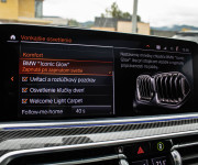 BMW X6 M50i soft close, first class packet, iconic glow, natáčanie zadnej nápravy