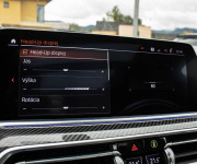 BMW X6 M50i soft close, first class packet, iconic glow, natáčanie zadnej nápravy