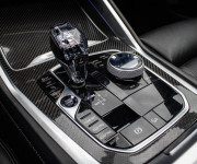 BMW X6 M50i soft close, first class packet, iconic glow, natáčanie zadnej nápravy