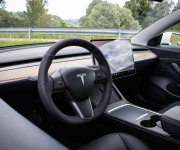 Tesla Model 3 Long Range Refresh 86% SOH, Matrix LED, Tepelko, odpočet DPH