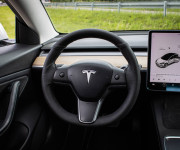 Tesla Model 3 Long Range Refresh 86% SOH, Matrix LED, Tepelko, odpočet DPH