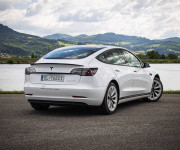 Tesla Model 3 Long Range Refresh 86% SOH, Matrix LED, Tepelko, odpočet DPH