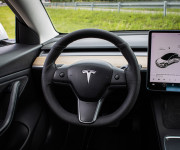 Tesla Model 3 Long Range Refresh SOH 86%, Matrix LED, Tepelko, odpočet DPH