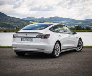 Tesla Model 3 Long Range Refresh SOH 86%, Matrix LED, Tepelko, odpočet DPH