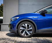 Volkswagen ID.4 Pro Performance 1st edition, super výbava, tepelné čerpadlo,nelakované, el ťažn