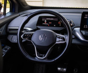 Volkswagen ID.4 Pro Performance 1st edition, super výbava, tepelné čerpadlo,nelakované, el ťažn