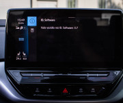 Volkswagen ID.4 Pro Performance 1st edition, super výbava, tepelné čerpadlo,nelakované, el ťažn