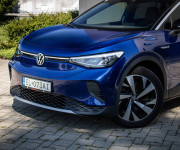 Volkswagen ID.4 Pro Performance 1st edition, super výbava, tepelné čerpadlo,nelakované, el ťažn