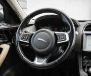 Jaguar F-Pace 2.0 I4 P250 Prestige AWD