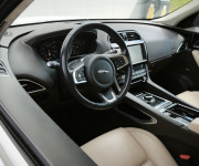 Jaguar F-Pace 2.0 I4 P250 Prestige AWD