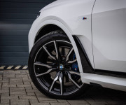BMW X7 40d xDrive Msport, Servis grátis, Laser, soft-close, Pano sky lounge, DPH