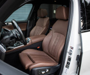 BMW X7 40d xDrive Msport, Servis grátis, Laser, soft-close, Pano sky lounge, DPH