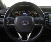 Toyota Camry 2.5 hybrid (ben+hev), 131kw, CVT, Executive