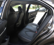 Toyota Camry 2.5 hybrid (ben+hev), 131kw, CVT, Executive