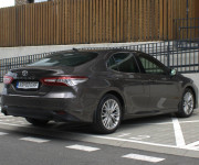 Toyota Camry 2.5 hybrid (ben+hev), 131kw, CVT, Executive