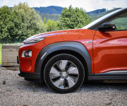 Hyundai Kona Electric 150, Slovenské, Plná výbava, Nelakované