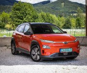 Hyundai Kona Electric 150, Slovenské, Plná výbava, Nelakované