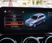 Mercedes-Benz GLC SUV 300e 4Matic, AMG, Night, Pano, Burmester, Webasto, Nelakované, R20
