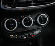 Fiat 500X 1.4 MultiAir Lounge, úplná história, vyhrievaný volant aj sedadlá, DPH