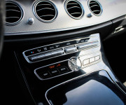 Mercedes-Benz E trieda Sedan 220 d 4MATIC A/T, 143kW, A9 E53 Optic