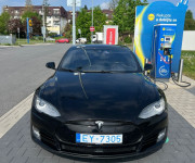 Tesla Model S P85d performance Free supercharging