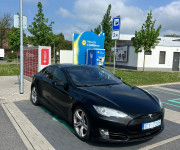 Tesla Model S P85d performance Free supercharging