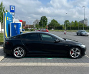Tesla Model S P85d performance Free supercharging