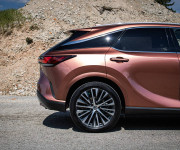 Lexus RX 350h Luxury, 1. Majiteľ, Slovenské, Nelakované, vo fólii, Medená sonic, DPH