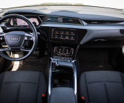 Audi E-tron 55 quattro, webasto, vzduchový podvozok, ťažné, DPH, SOH 87%