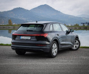 Audi E-tron 55 quattro, webasto, vzduchový podvozok, ťažné, DPH, SOH 87%
