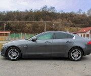 Jaguar XE 2.0 I4D Prestige AT