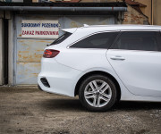 Kia Ceed SW 1.5 TGDi Silver, 1. Majiteľ, Navi, Kamera, connect, sezónne prezutie