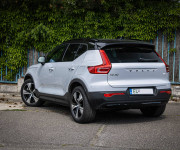 Volvo XC40 P8 Twin motor AWD, El. ťažné, Harman Kardon, Asistenti, DPH